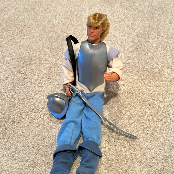 Disneys Pocahontas multiple piece play set with case. - Picture 3 of 9